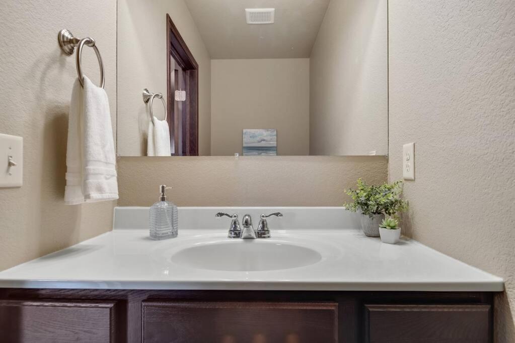 Large Home In The Most Convenient Location Rapid City Exterior photo