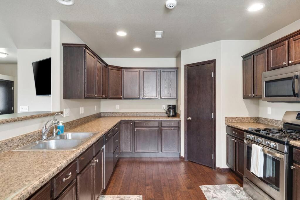 Large Home In The Most Convenient Location Rapid City Exterior photo